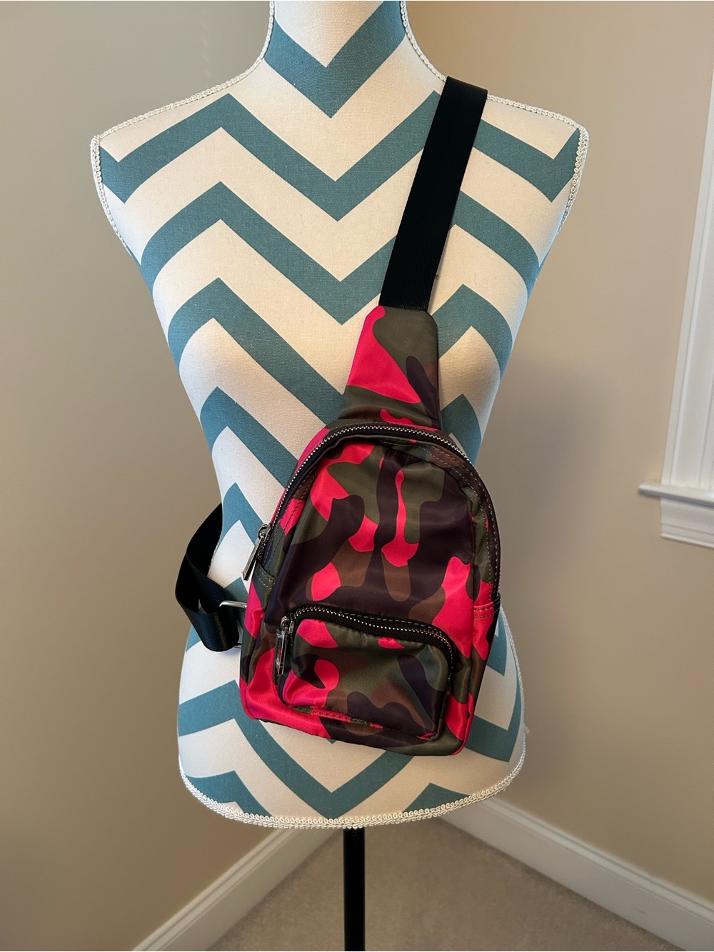 Sondra Roberts Pink and Olive Green Camo Crossbody Sling Bag